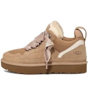 UGG SNEAKER SIZE 8
